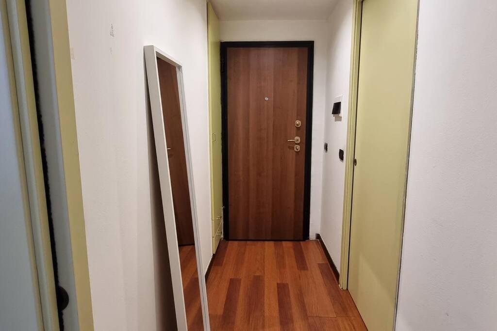Appartamento Monolocale Metro M3 Affori Milano Esterno foto